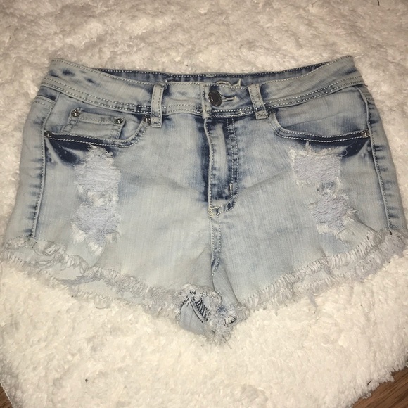 Rue21 Pants - Rue 21 short ripped shorts ☀️